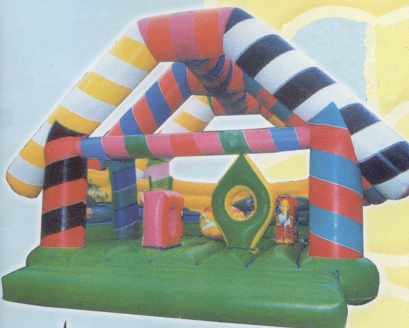 Alquiler de castillos hinchables pequeños en Mallorca para fiestas infantiles, comuniones y eventos. Perfectos para los más pequeños.